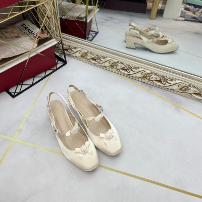 Sandalias románticas de encaje con perlas y tacón grueso versátiles para mujeres y novias N39