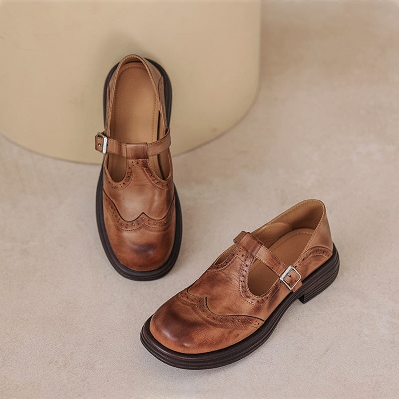 Preppy-Style Mary Jane Brogue-Schuhe mit T-Riemen aus Lammleder in Braun/Schwarz