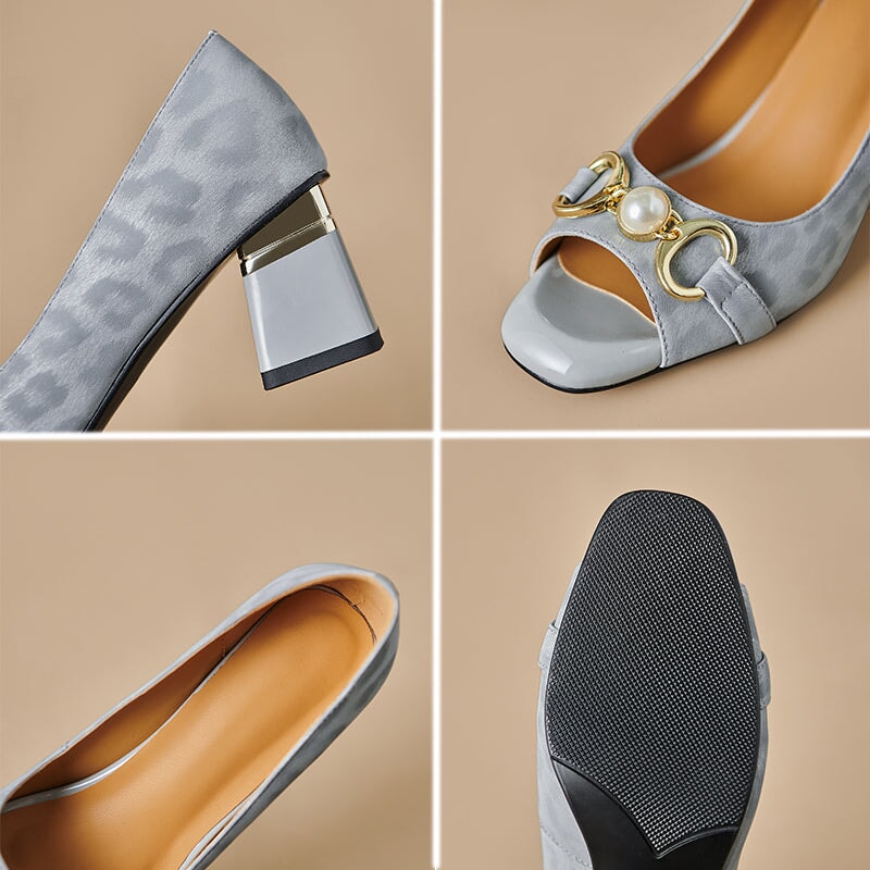 Chique pumps met blokhak van 65 mm, paardenbitdesign, open neus en pareldetails, van leer in zwart/grijs.