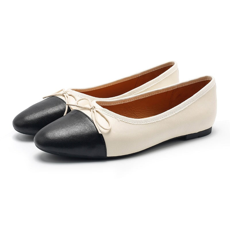 Handgemaakte platte schoenen van schapenvacht voor dames, verkrijgbaar in 10 verschillende kleuren.