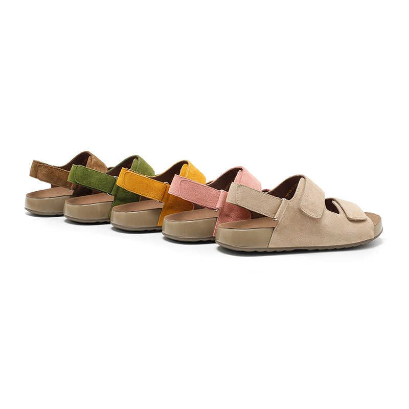 Damessandalen met dubbele klittenbandsluiting, slingback, voetbed van su&egrave;de en open tenen, verkrijgbaar in 5 kleuren.