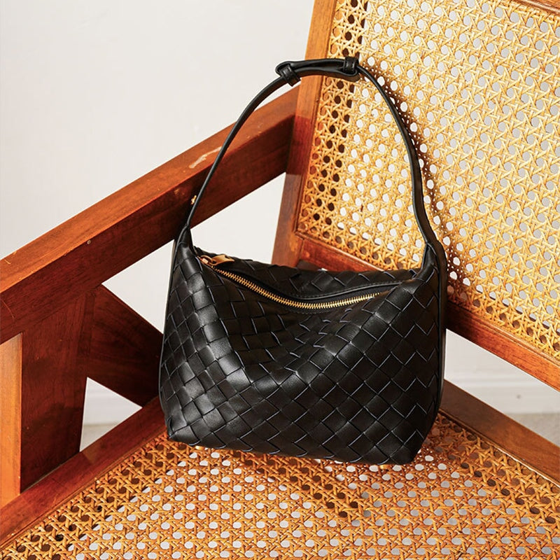 Sac bandouli&egrave;re en cuir d'agneau tress&eacute; &agrave; la main &ndash; Design minimaliste classique