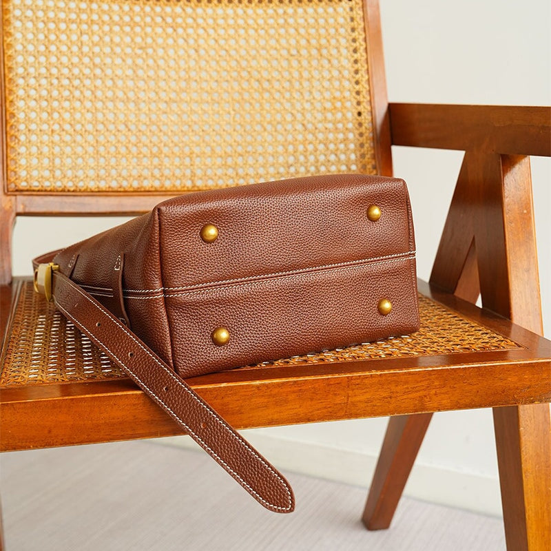 Braune Leder-Beuteltasche, ger&auml;umig, l&auml;ssige Pendler-Schultertasche