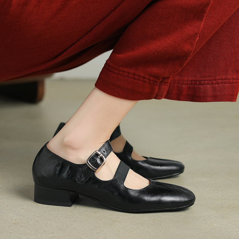 Elegante Mary-Jane-Schuhe mit niedrigem Blockabsatz und doppeltem Riemen aus echtem Leder in Schwarz/Beige