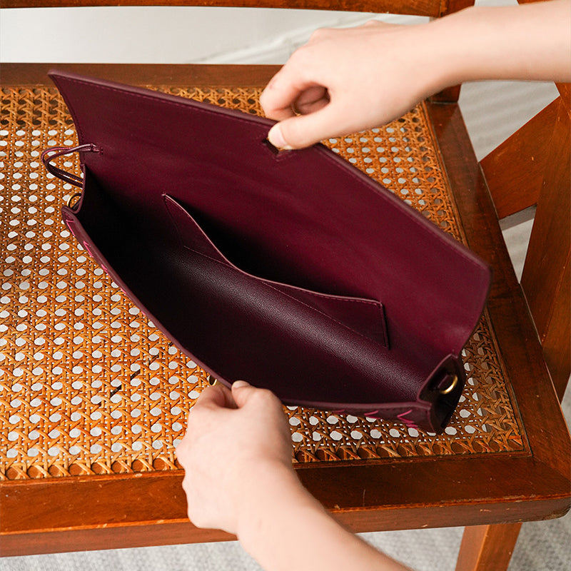Bolso de noche de piel tejida, bolso de mano de piel de vaca hecho a mano, en negro y rojo vino.