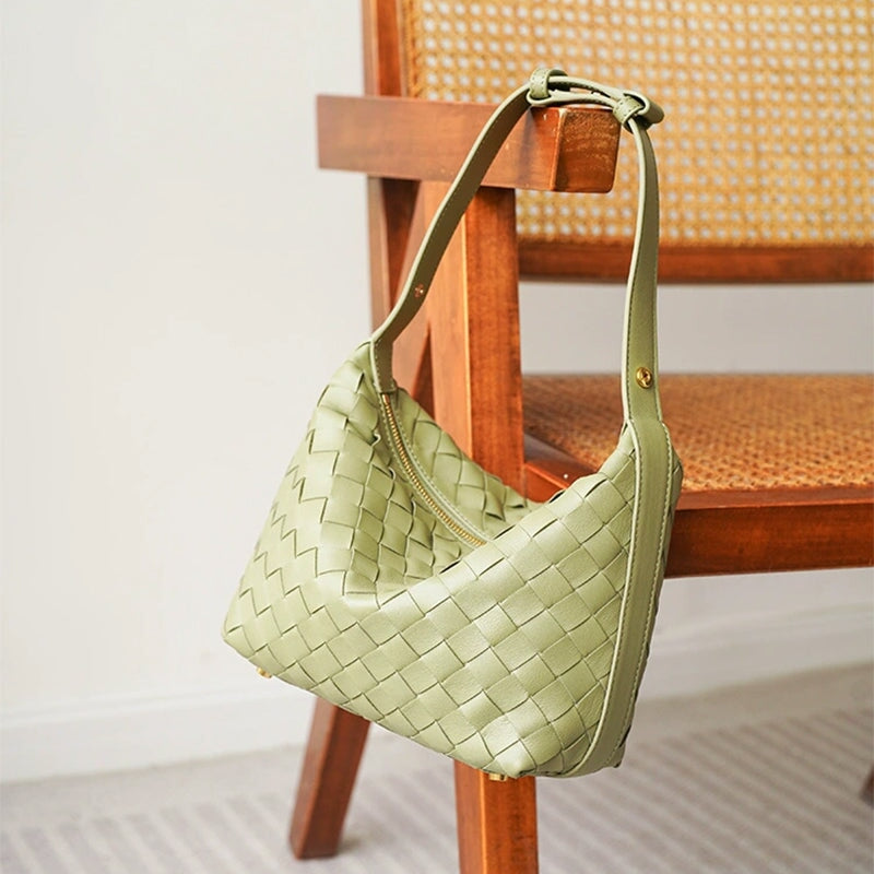 Sac bandouli&egrave;re en cuir d'agneau tress&eacute; &agrave; la main &ndash; Design minimaliste classique