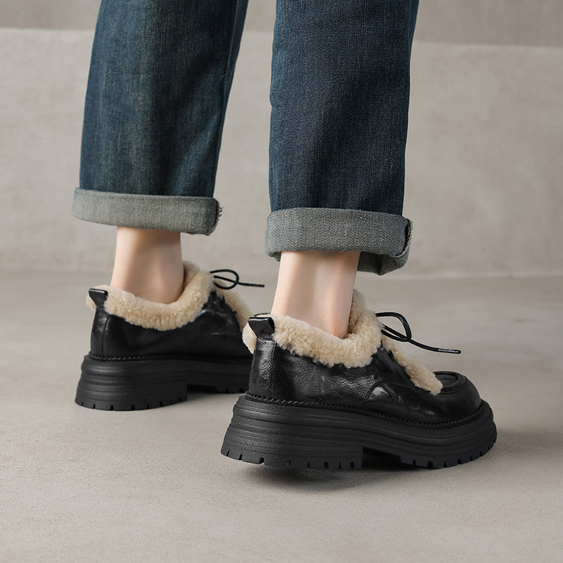 Winterse platform Oxford schoenen met ruige details, vetersluiting, casual schoenen van schapenvachtleer in zwart/bruin.