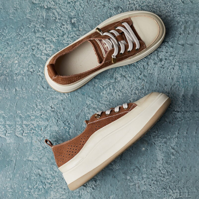 Ademende leren platform sneakers voor dames, 35 mm hoog, in groen/beige/bruin.