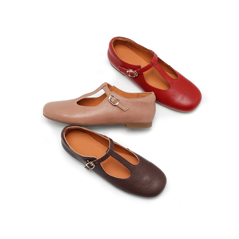 Weiche, pflanzlich gegerbte Mary-Jane-Ballerinas aus Lammleder mit T-Riemen in den Farben Cameo Braun/Kaffee/Rot/Schwarz