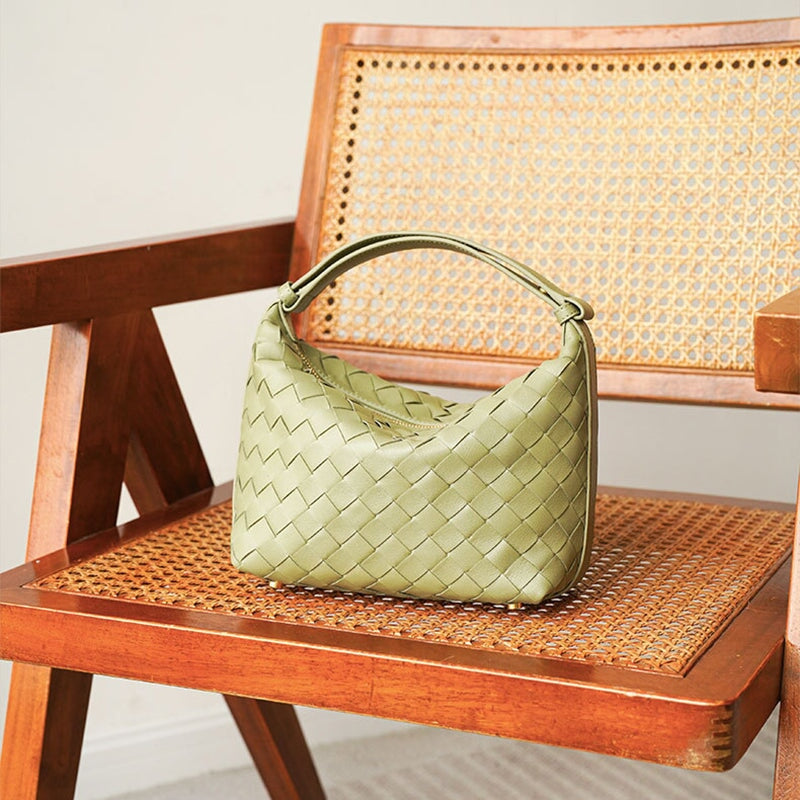 Sac bandouli&egrave;re en cuir d'agneau tress&eacute; &agrave; la main &ndash; Design minimaliste classique