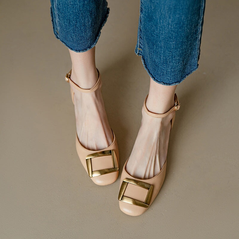 Sandalias Mary Jane de piel con tira al tobillo, tac&oacute;n cuadrado y punta redonda en color nude, rojo y beige