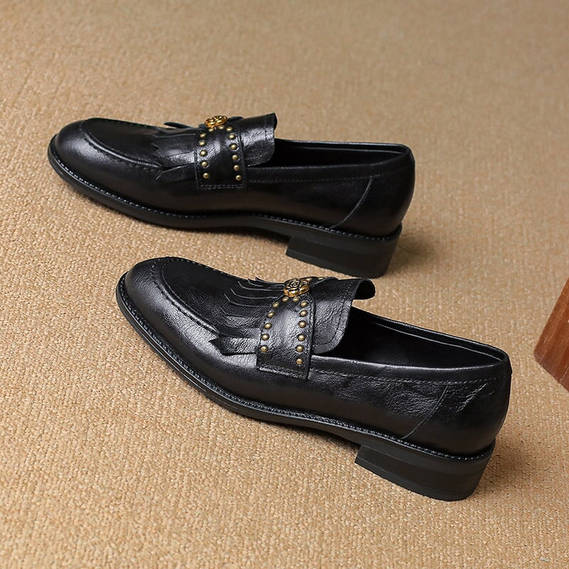 Mocasines retro de piel con tac&oacute;n Kiltie para mujer, punta redonda, en negro y beige