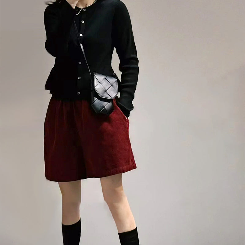 Mini sac bandouli&egrave;re en cuir tress&eacute; pour t&eacute;l&eacute;phone, pochette porte-cartes en cuir de vachette fait main, coloris blanc/noir.