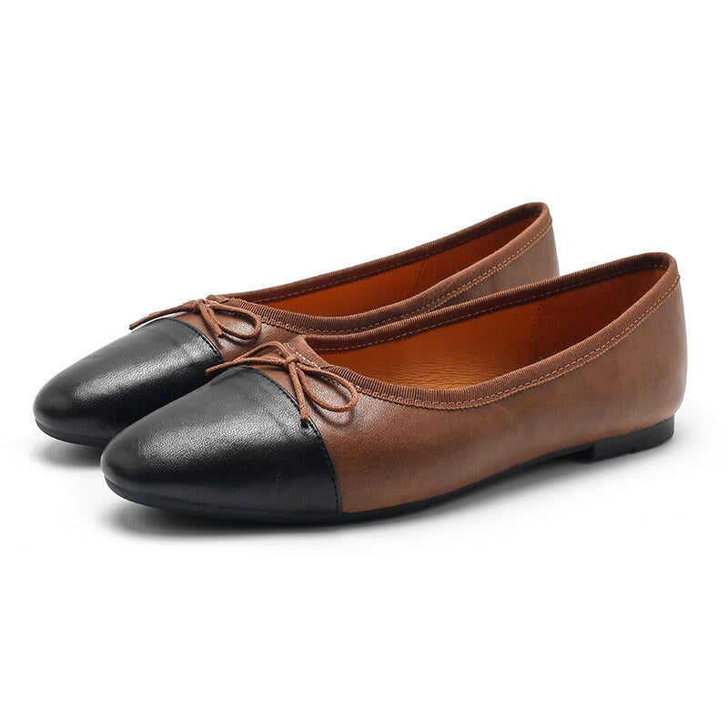 Handgemaakte platte schoenen van schapenvacht voor dames, verkrijgbaar in 10 verschillende kleuren.