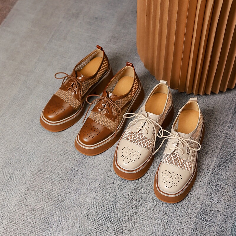 Damen-Plateau-Oxford-Schuhe aus Leder f&uuml;r den Sommer mit Mesh-Eins&auml;tzen in Braun/Wei&szlig;