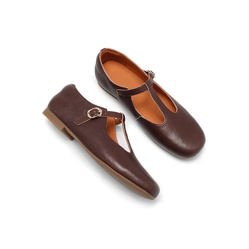 Weiche, pflanzlich gegerbte Mary-Jane-Ballerinas aus Lammleder mit T-Riemen in den Farben Cameo Braun/Kaffee/Rot/Schwarz