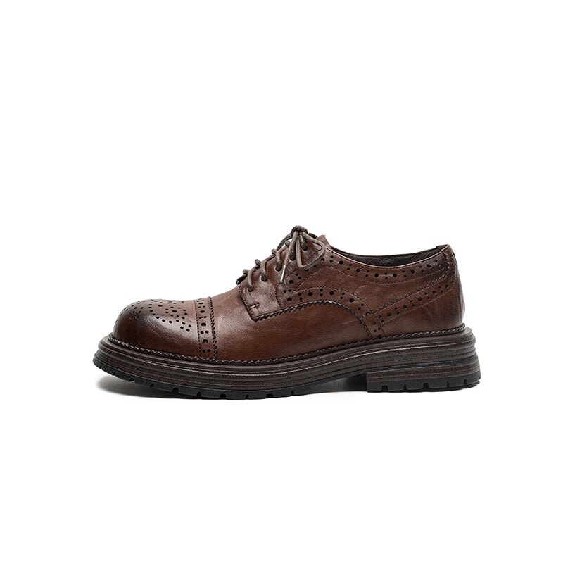 Vintage britische Brogue-Schuhe &ndash; Schn&uuml;rschuhe mit runder Zehenpartie und niedrigem Absatz, schwarz/braun