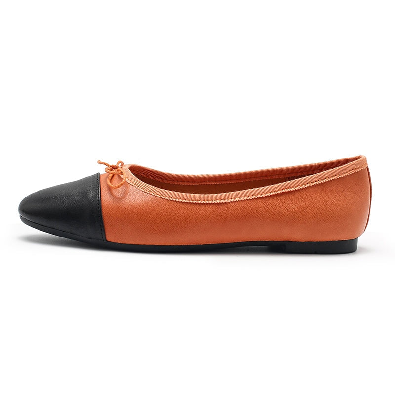 Handgemaakte platte schoenen van schapenvacht voor dames, verkrijgbaar in 10 verschillende kleuren.