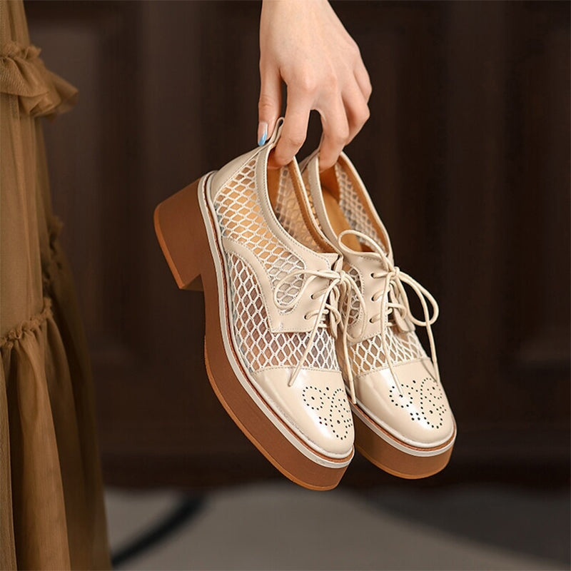 Damen-Plateau-Oxford-Schuhe aus Leder f&uuml;r den Sommer mit Mesh-Eins&auml;tzen in Braun/Wei&szlig;