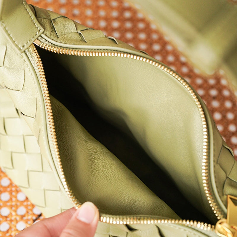 Sac bandouli&egrave;re en cuir d'agneau tress&eacute; &agrave; la main &ndash; Design minimaliste classique