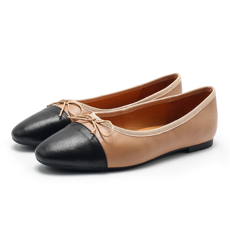 Handgemaakte platte schoenen van schapenvacht voor dames, verkrijgbaar in 10 verschillende kleuren.