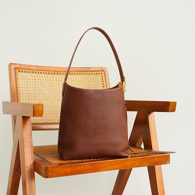 Braune Leder-Beuteltasche, ger&auml;umig, l&auml;ssige Pendler-Schultertasche