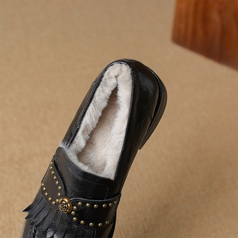 Mocasines retro de piel con tac&oacute;n Kiltie para mujer, punta redonda, en negro y beige