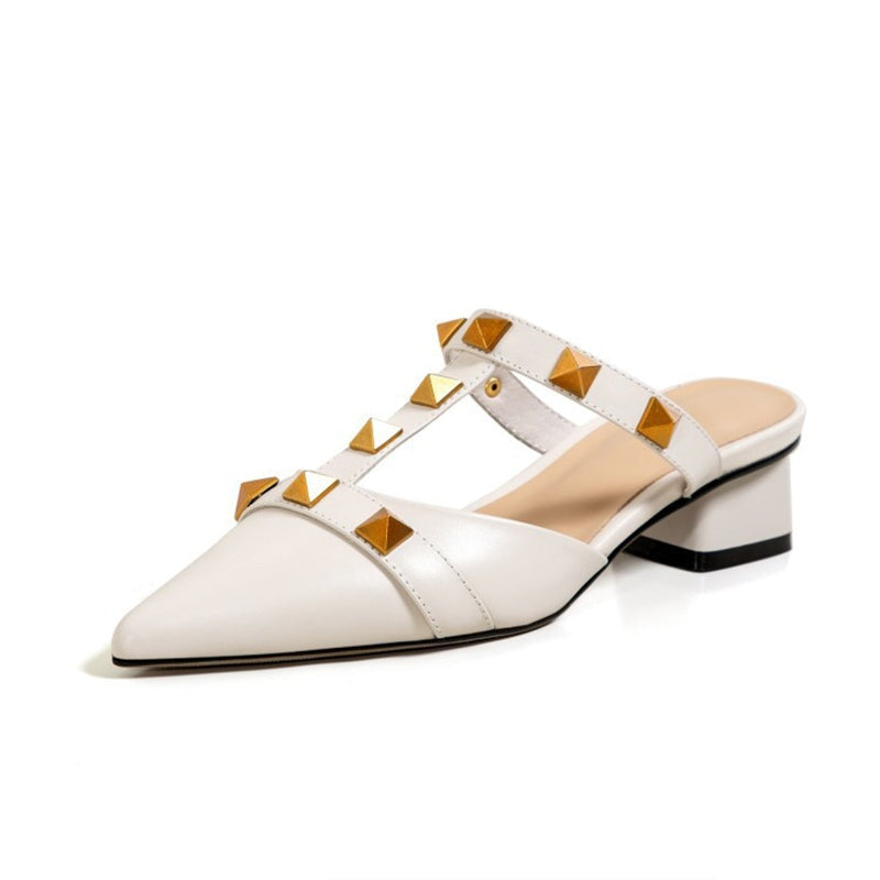 Pumps met spitse neus en middelhoge hak, instappers van rundleer in de kleuren abrikoos/beige/groen.