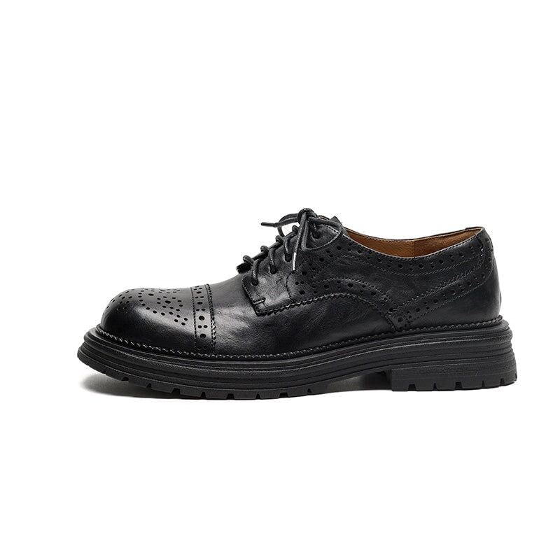 Vintage britische Brogue-Schuhe &ndash; Schn&uuml;rschuhe mit runder Zehenpartie und niedrigem Absatz, schwarz/braun