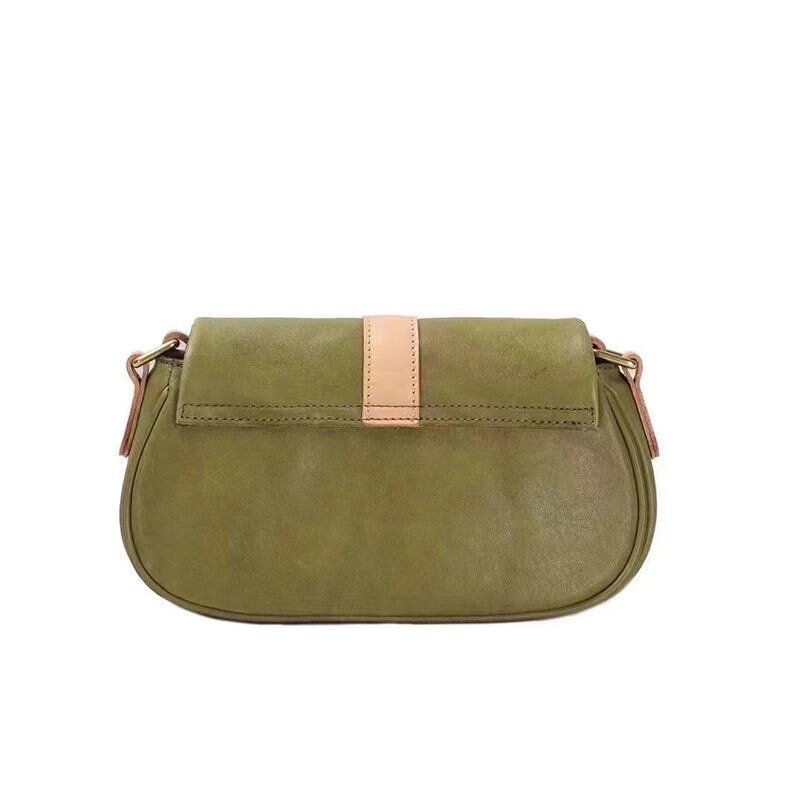 Sac bandouli&egrave;re chic en cuir tann&eacute; v&eacute;g&eacute;tal pour femme