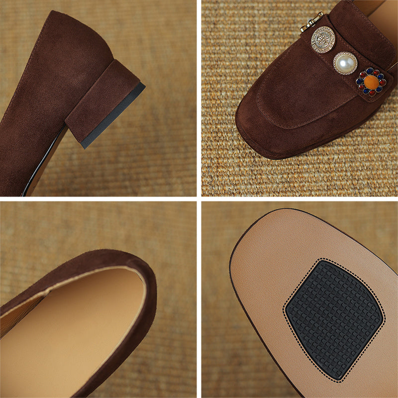 Mocasines de ante para mujer con detalles de perlas y punta redonda en marr&oacute;n/negro