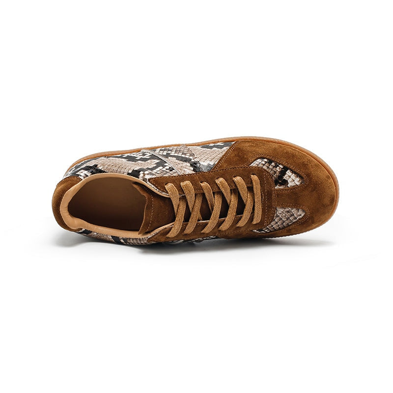 Low-Top-Sneaker aus Rindsleder mit Schlangenmuster f&uuml;r Damen in Kaffeebraun