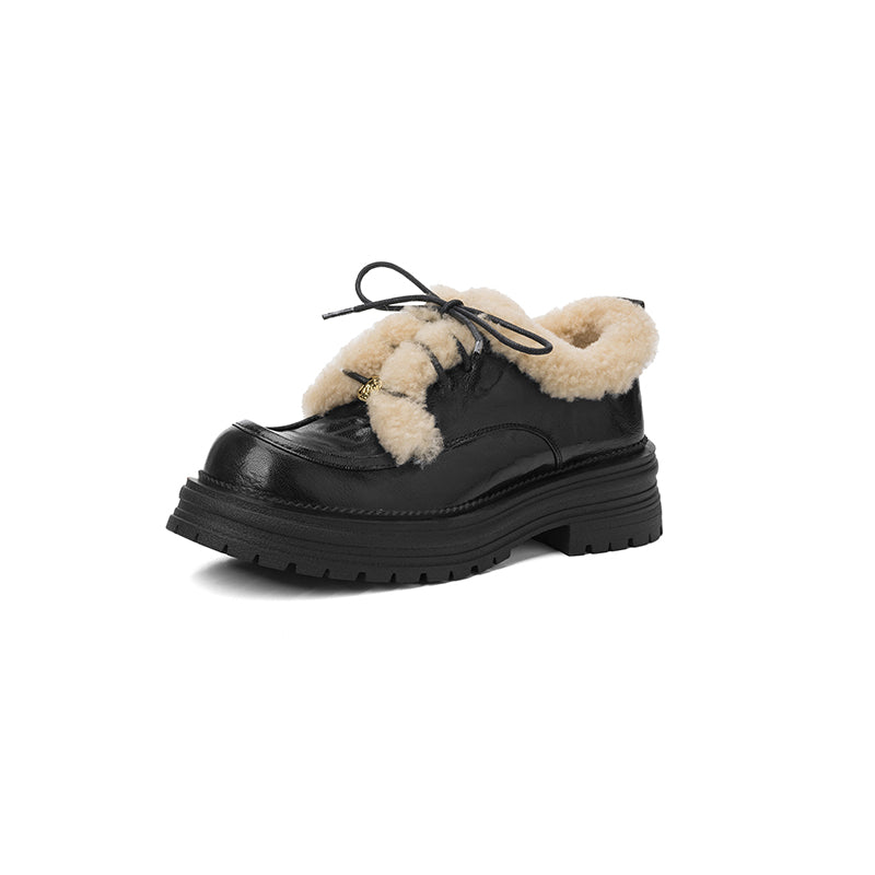 Winterse platform Oxford schoenen met ruige details, vetersluiting, casual schoenen van schapenvachtleer in zwart/bruin.
