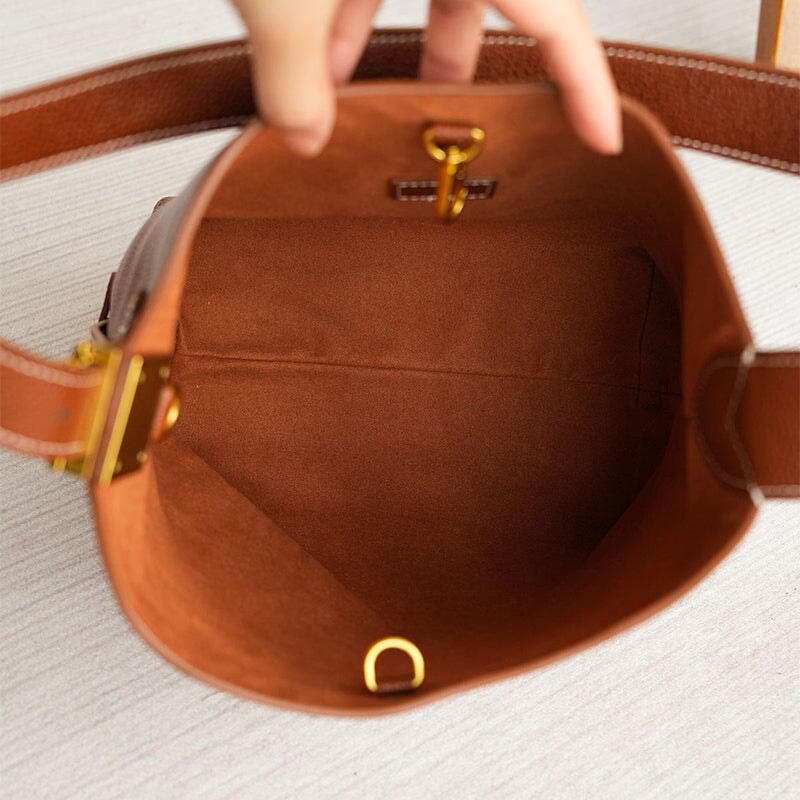 Braune Leder-Beuteltasche, ger&auml;umig, l&auml;ssige Pendler-Schultertasche