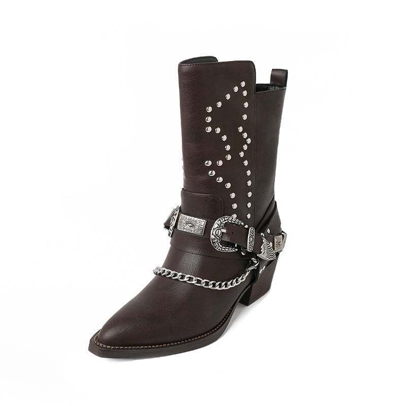 Bottes western courtes en cuir noir/marron, orn&eacute;es de rivets et ceintur&eacute;es.