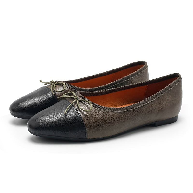 Handgemaakte platte schoenen van schapenvacht voor dames, verkrijgbaar in 10 verschillende kleuren.