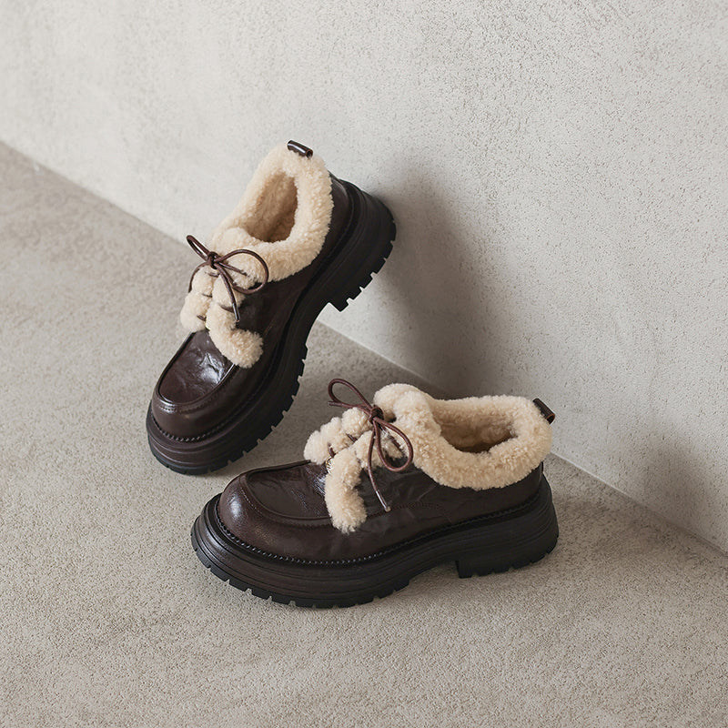 Winterse platform Oxford schoenen met ruige details, vetersluiting, casual schoenen van schapenvachtleer in zwart/bruin.