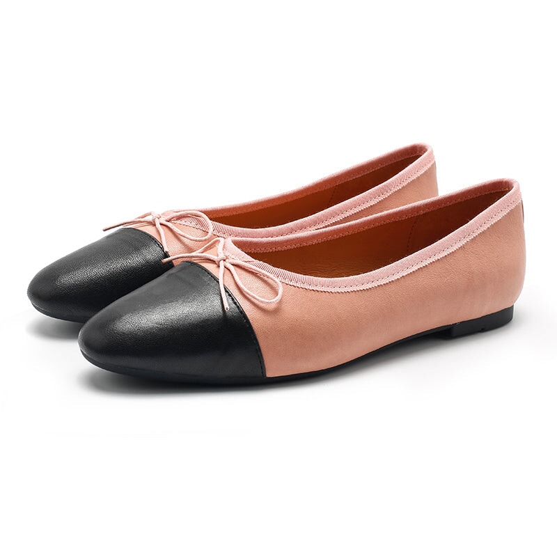 Handgemaakte platte schoenen van schapenvacht voor dames, verkrijgbaar in 10 verschillende kleuren.