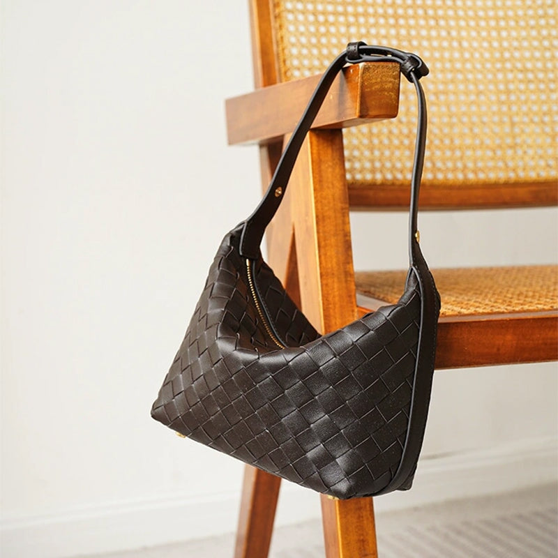 Sac bandouli&egrave;re en cuir d'agneau tress&eacute; &agrave; la main &ndash; Design minimaliste classique