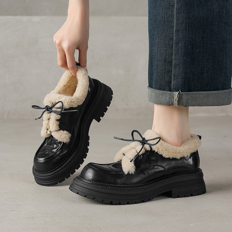 Winterse platform Oxford schoenen met ruige details, vetersluiting, casual schoenen van schapenvachtleer in zwart/bruin.