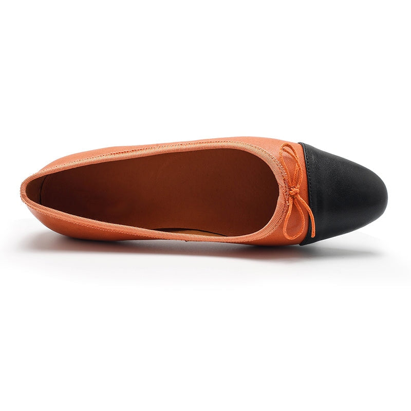 Handgemaakte platte schoenen van schapenvacht voor dames, verkrijgbaar in 10 verschillende kleuren.