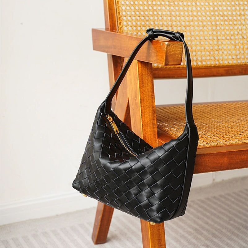 Sac bandouli&egrave;re en cuir d'agneau tress&eacute; &agrave; la main &ndash; Design minimaliste classique