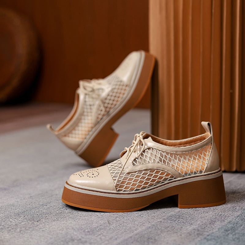 Damen-Plateau-Oxford-Schuhe aus Leder f&uuml;r den Sommer mit Mesh-Eins&auml;tzen in Braun/Wei&szlig;