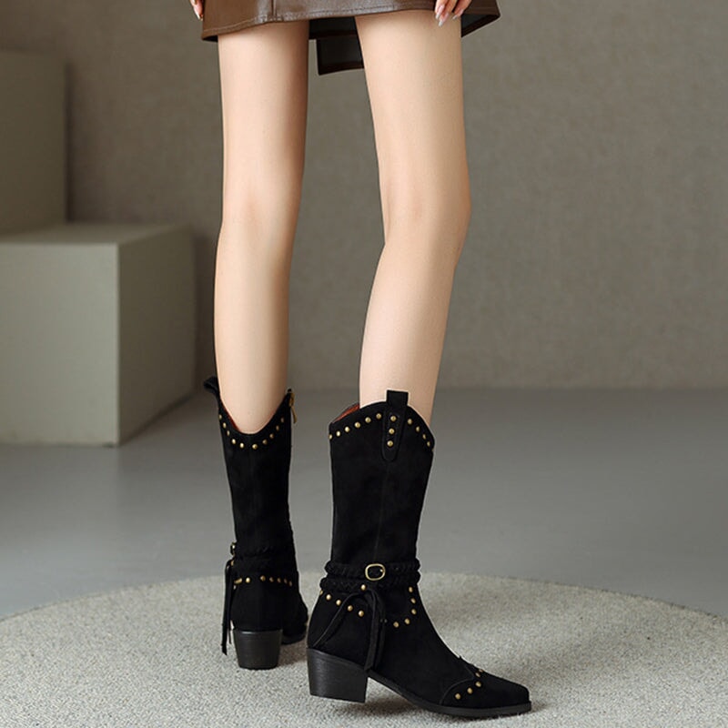 Vintage leren westernlaarzen voor dames met klinknagels en kwastjes in zwart/abrikoos/bruin.