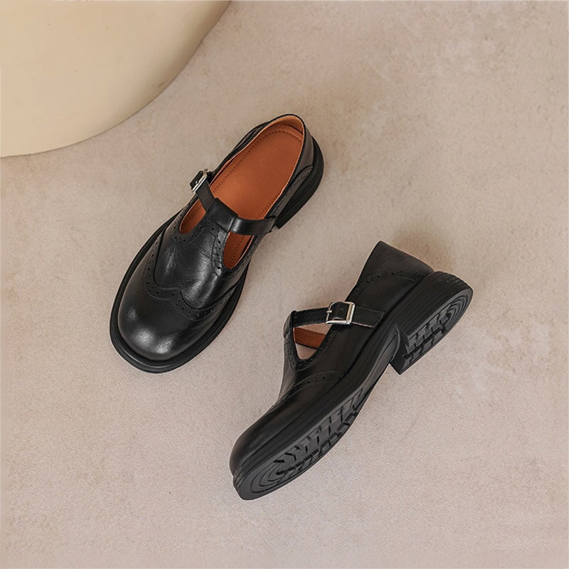 Preppy-Style Mary Jane Brogue-Schuhe mit T-Riemen aus Lammleder in Braun/Schwarz