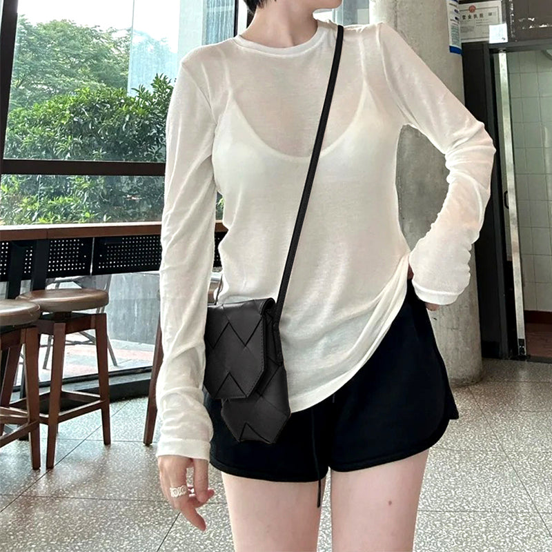 Mini sac bandouli&egrave;re en cuir tress&eacute; pour t&eacute;l&eacute;phone, pochette porte-cartes en cuir de vachette fait main, coloris blanc/noir.