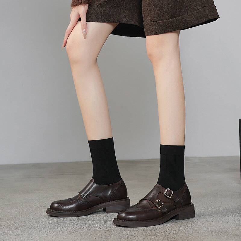 Handgefertigte Brogue-Loafer aus Leder mit doppeltem Riemen f&uuml;r Damen in Braun/Schwarz