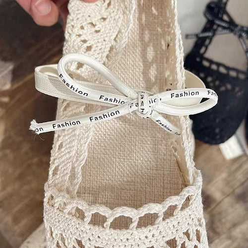 Damskie sandały boho z kokardą i koronką z wycięciami