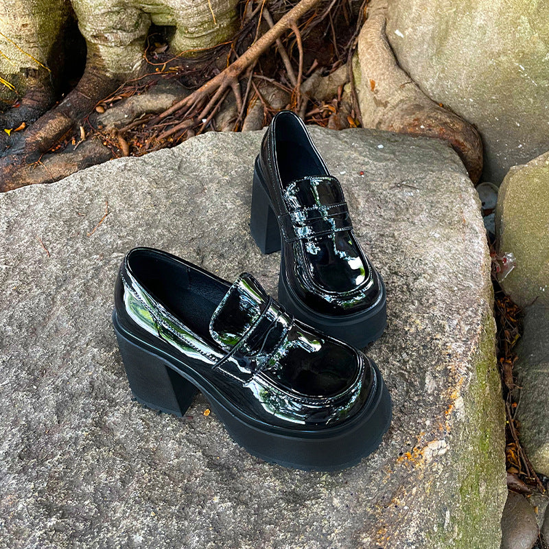 Damen-Plateau-Loafer aus Lackleder mit hohem Absatz