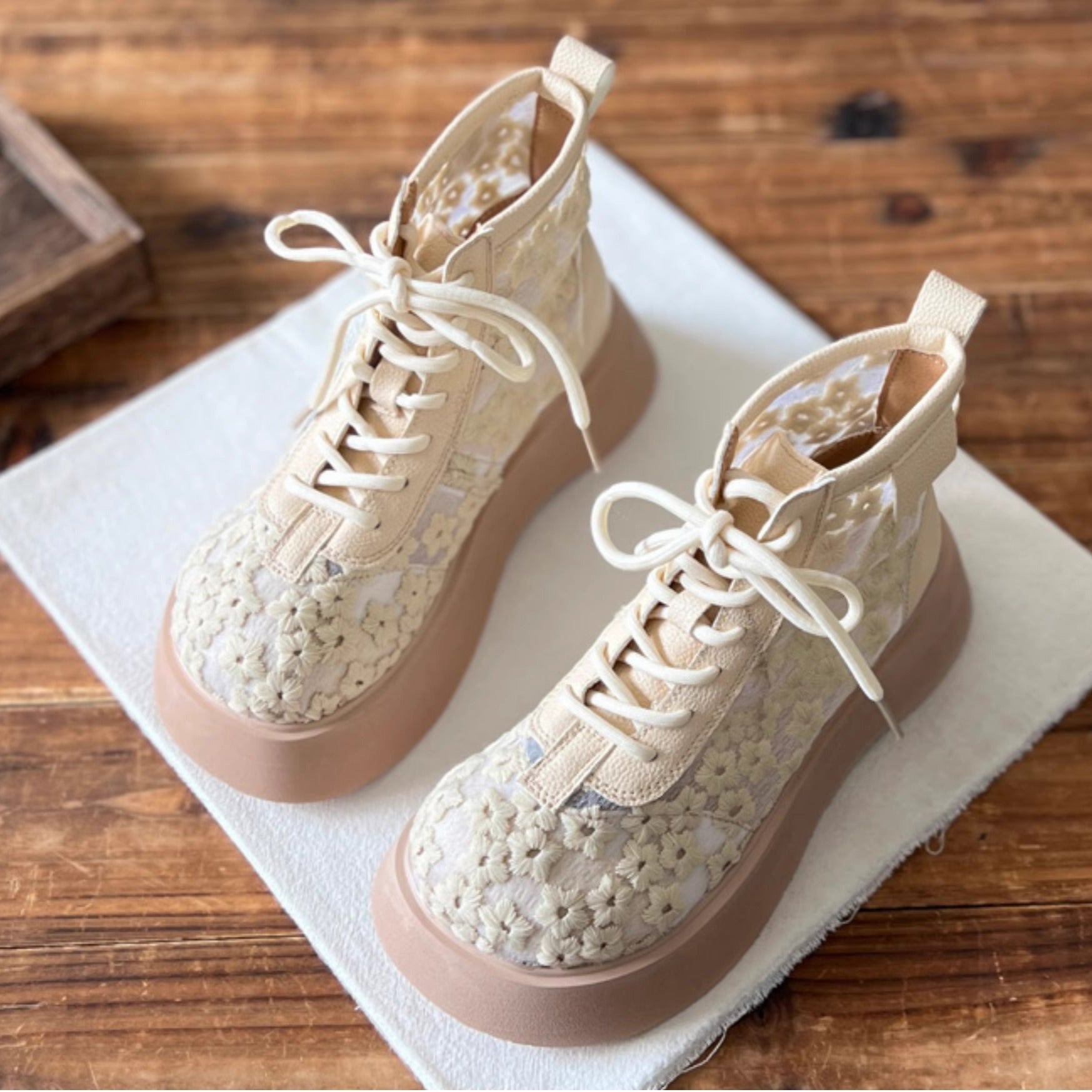 Bottes d'&eacute;t&eacute; &agrave; plateforme en dentelle et r&eacute;sille, style litt&eacute;raire pour femmes